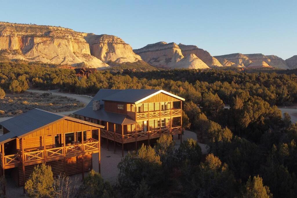 Вілла Painted Cliffs-Hot Tub, Amazing Views Between Zion And Bryce Одервілль Екстер'єр фото